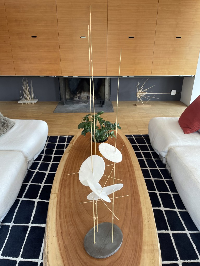 Sculpture 39 - Techniques diverses - L 28 x P 26 x H 110 cm