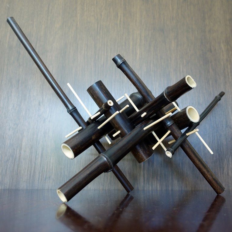 Sculpture 42 - bambou noir - L 45 x P 18 x H 18 cm
